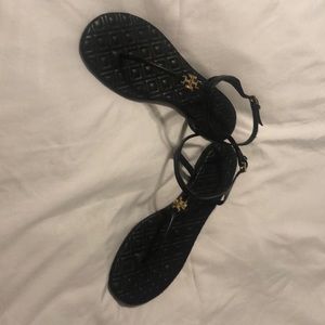 Tory Burch Marion T-strap Quilted size 7.5 black sandals